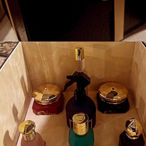 Mouwly Perfumes Set with box